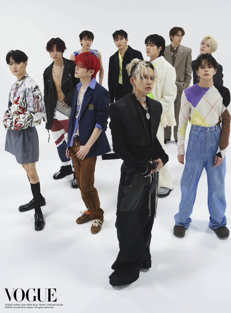 yg_treasure_jp's tweet photo. [📖] #TREASURE_INFO

／
5月1日(水)発売
『VOGUE JAPAN』6月号に初登場🪄
＼

WEB版では、掲載されるインタビューを
4月24日(水) より先行公開👀🎶

WEB企画「VOGUE クラッシュ」の
限定コンテンツもお見逃しなく❕

みなさんぜひチェックしてください🖤

🔗 https://t.co/6YKlEKnU4p

#TREASURE #YG #VOUGEクラッシュ