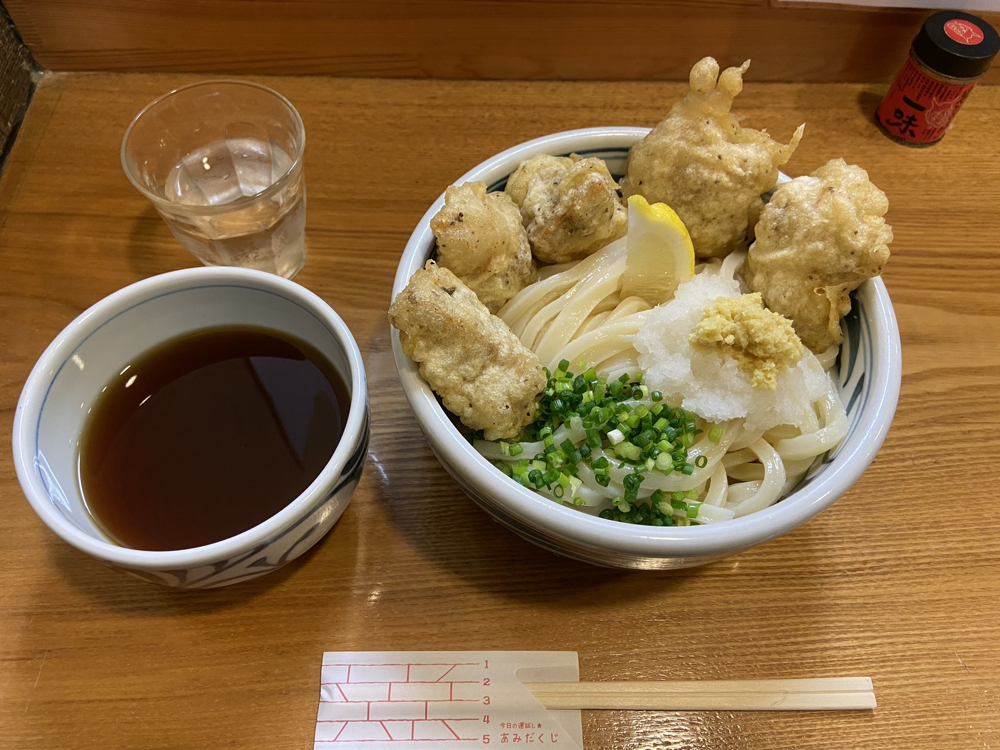 これを見た人は無言でうどんの写真を載せる