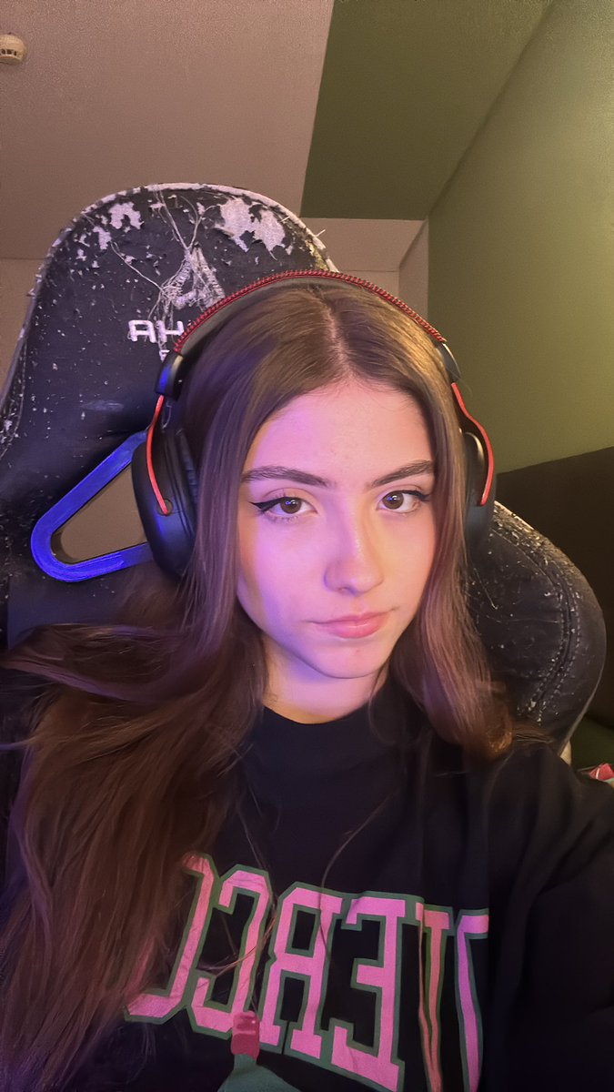 twitch.tv/sofiaespanha