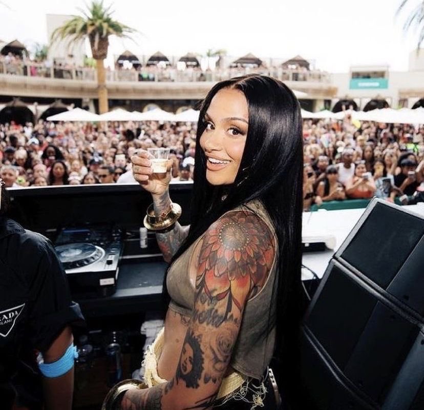 lanivocals's tweet photo. Happy Birthday Kehlani🎈 https://t.co/rdbx93YGwt