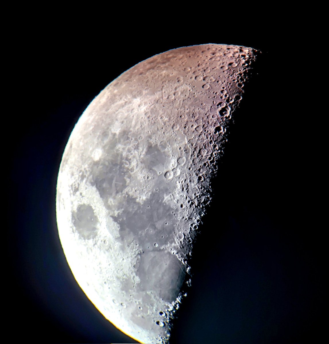 Me ayudan con un RT? 
VENDO Telescopio Celestron Nexstar 4SE computarizado automático. Excelente estado. Incluye, control, un lente, asesoría y tutorial (supera el millón todo incluído) se va en 740 mil! Dudas consultas, respondo a la brevedad! Gracias!