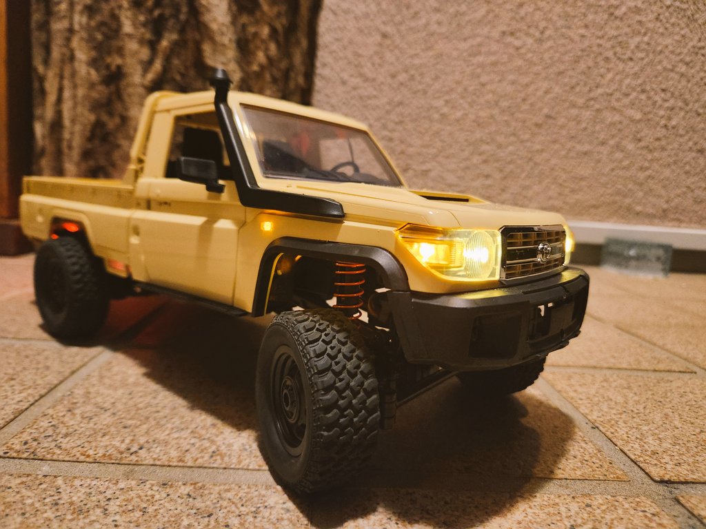 171maru's tweet photo. MN82LANDCRUISER79
モーターは280で小さいけどトルクもあってバランス取れてる楽しいマシン🚙もうちょっと遊んだら塗装とかいろんなカスタムしてみよ。実車のシングルキャブはマニアックですね。ESCは変更済で技適仕様 #ラジコン #クローラー    #LANDCRUISER https://t.co/UZBuNBFeei