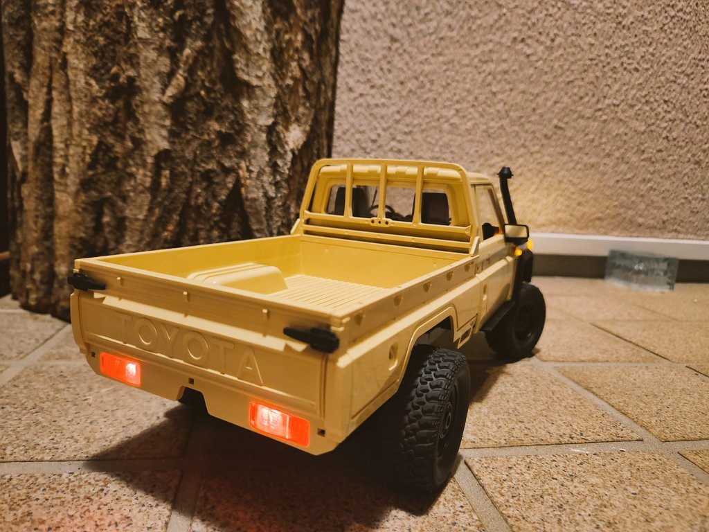 171maru's tweet photo. MN82LANDCRUISER79
モーターは280で小さいけどトルクもあってバランス取れてる楽しいマシン🚙もうちょっと遊んだら塗装とかいろんなカスタムしてみよ。実車のシングルキャブはマニアックですね。ESCは変更済で技適仕様 #ラジコン #クローラー    #LANDCRUISER https://t.co/UZBuNBFeei