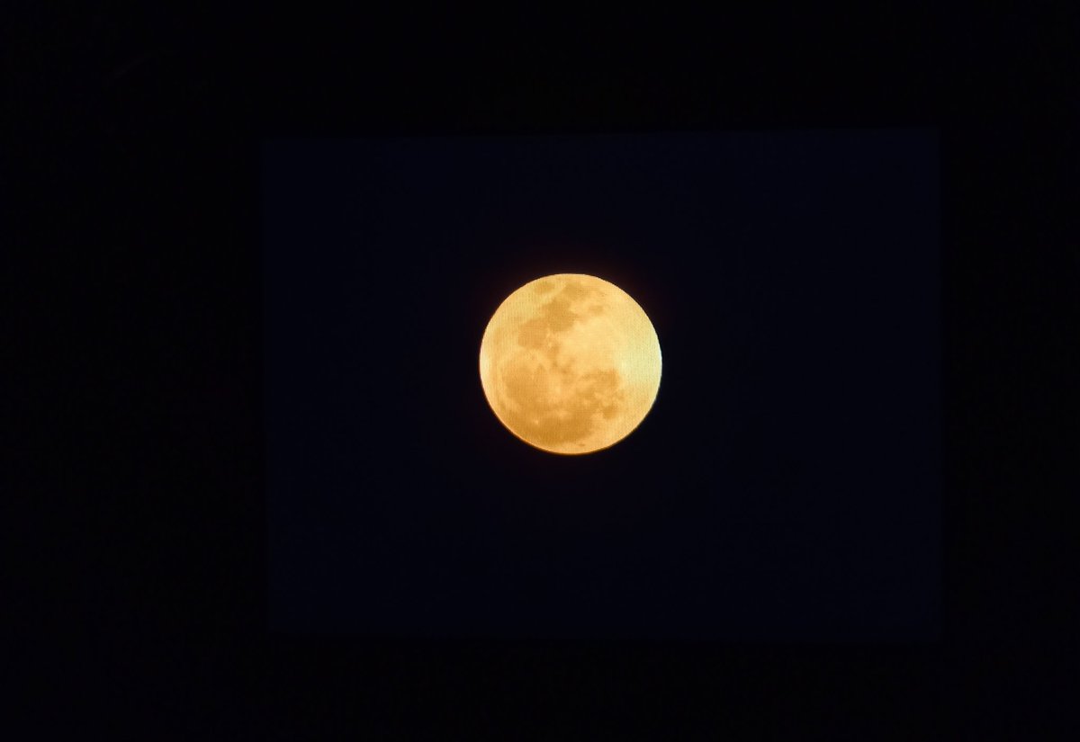 SoyAnyG's tweet photo. Ya vieron la luna de hoy? 🌕🥰
Qué belleza 😍 https://t.co/94b4LWnipl