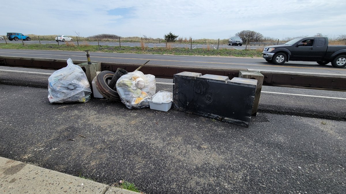 CRSCostSeg's tweet photo. In honor of Earth Day, CRS managing director Rob Rahner and family joined local environmental group @Waterspirit10 for its second-annual Earth Day beach cleanup at Sandy Hook. It was an eye-opening experience, but work that is vital to help save our local beaches. #saveourbeaches https://t.co/mJHKcbonXG