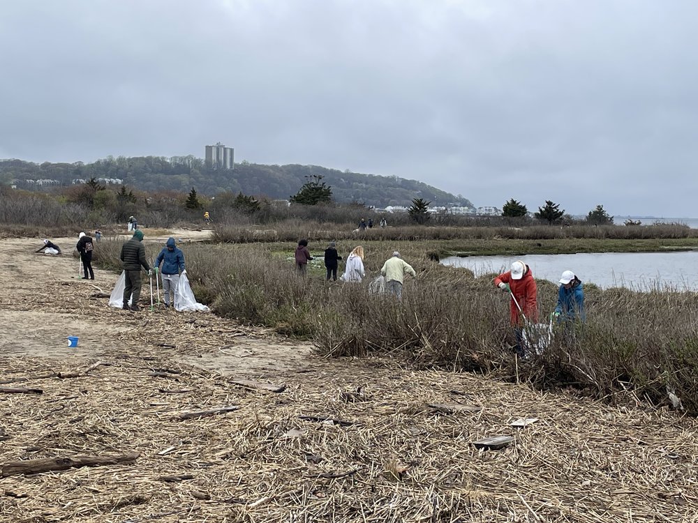CRSCostSeg's tweet photo. In honor of Earth Day, CRS managing director Rob Rahner and family joined local environmental group @Waterspirit10 for its second-annual Earth Day beach cleanup at Sandy Hook. It was an eye-opening experience, but work that is vital to help save our local beaches. #saveourbeaches https://t.co/mJHKcbonXG