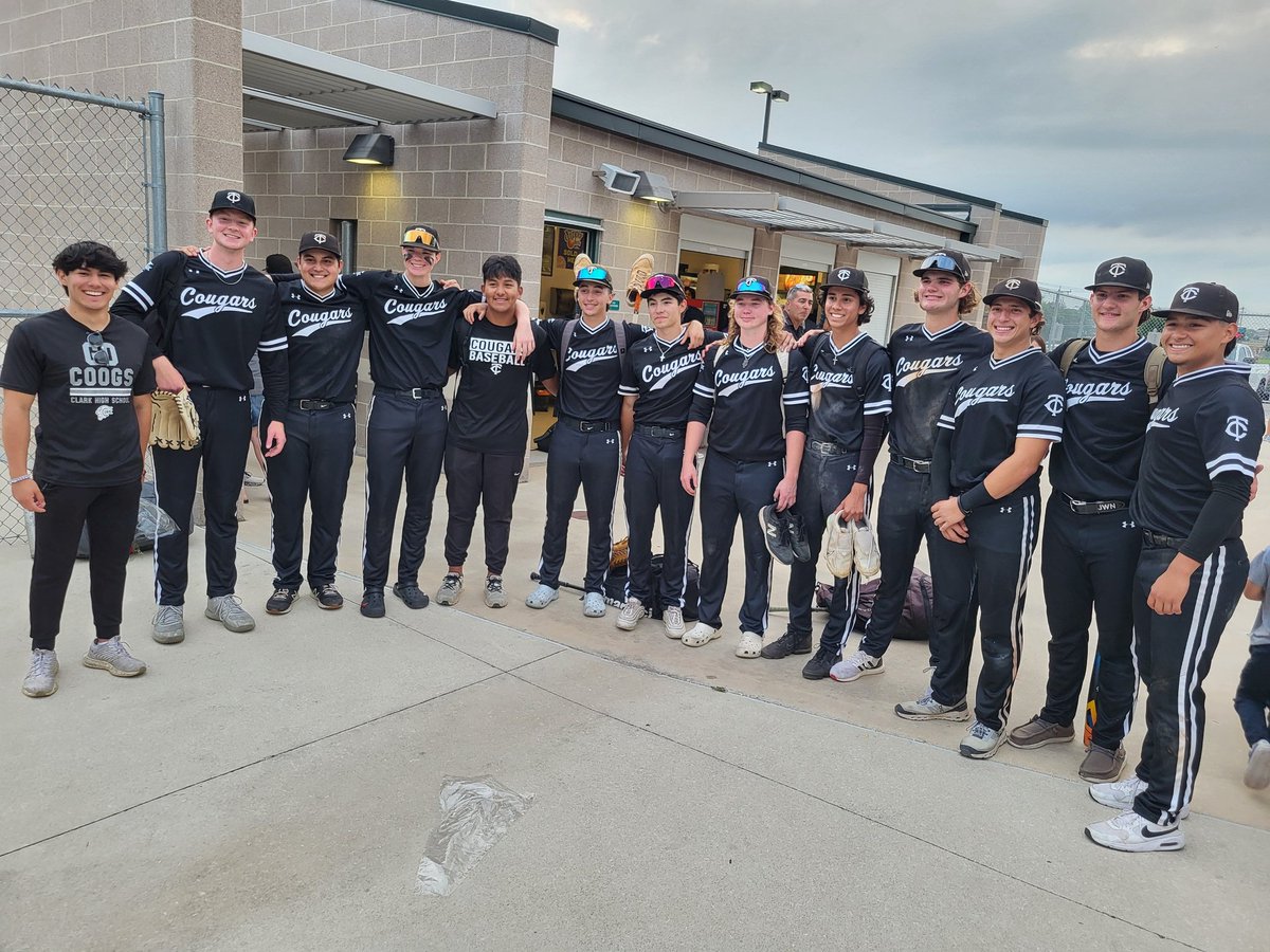 Great Team Win over Brandeis!
Clark 9 Brandies 4
WP: Josh Escobedo <a href="/JoshEscobedoo/">Josh†</a> 7IP, 4R, 5Ks
Hector Hernandez <a href="/hector34_h/">Hector Hernandez</a>  3-4, 2R, RBI
Luke Flores King, 1-2, 3R
Mathew Cortez <a href="/MatthewCortez09/">Matthew Cortez</a> 1-2, R
Max Heying, 1-3, 2RBI
#WinTheDay 
<a href="/NISDClark/">Tom C. Clark HS</a> <a href="/SAAREABALL/">San Antonio Area Baseball</a> 
Go Coogs!!🐾⚾️🐾