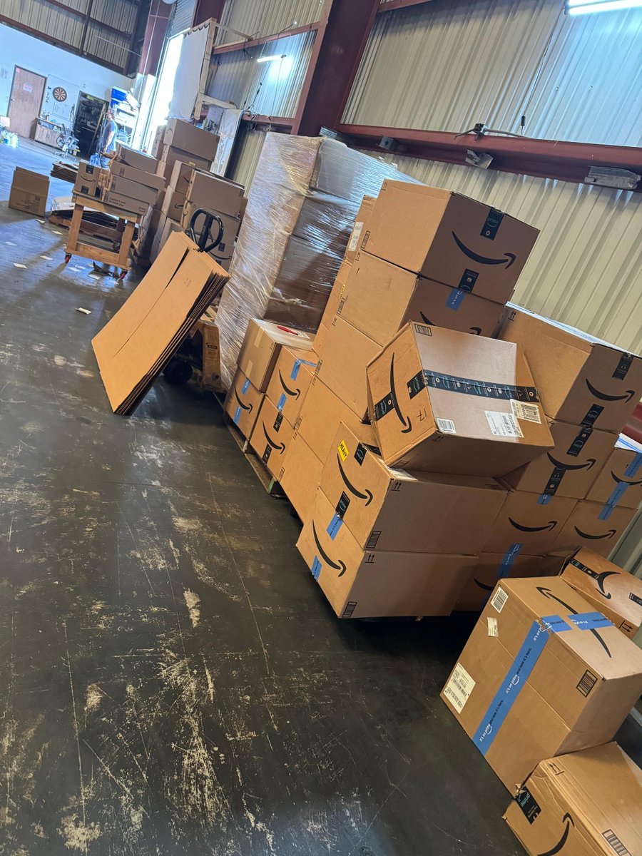 FbaZoom's tweet photo. 🚨 Facing product packaging nightmares and FNSKU mix-ups at Amazon? We've got your back! 📦✨ Our Removal Order Services are here to rescue your Amazon business. Partner with Momentum Warehousing today and turn those challenges into opportunities! 💪 #ProductPrep #RemovalOrders https://t.co/rfO2G00AVk