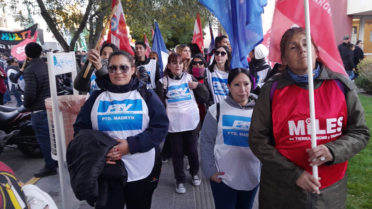 FTVMILES_CHUBUT's tweet photo. Puerto Madryn, Chubut.
Marcha 23A. En defensa de las Universidades Públicas ✌🏼 https://t.co/sM9zaVIAqH