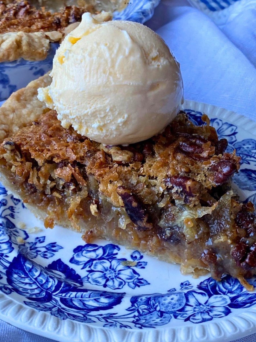 This Toasted Coconut Pecan Pie is so easy to make and a delicious twist on a classic! #pecan #pie RECIPE ➡ thesouthernladycooks.com/toasted-coconu…