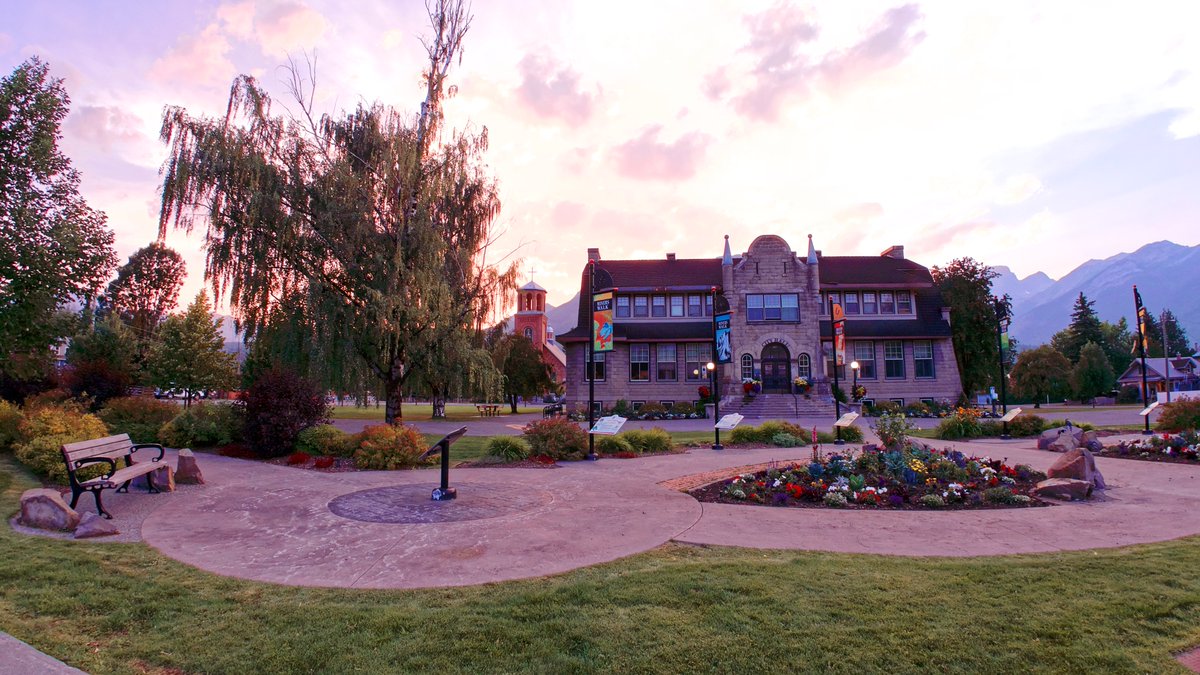 Fernie, B.C./Fernie City Hall. Fernie's picturesque and eclectic city hall was built in 1905. #architecture #travelphotography #TravelTuesday #photography #CanadaTravel #OLYMPUS
my camera 📷