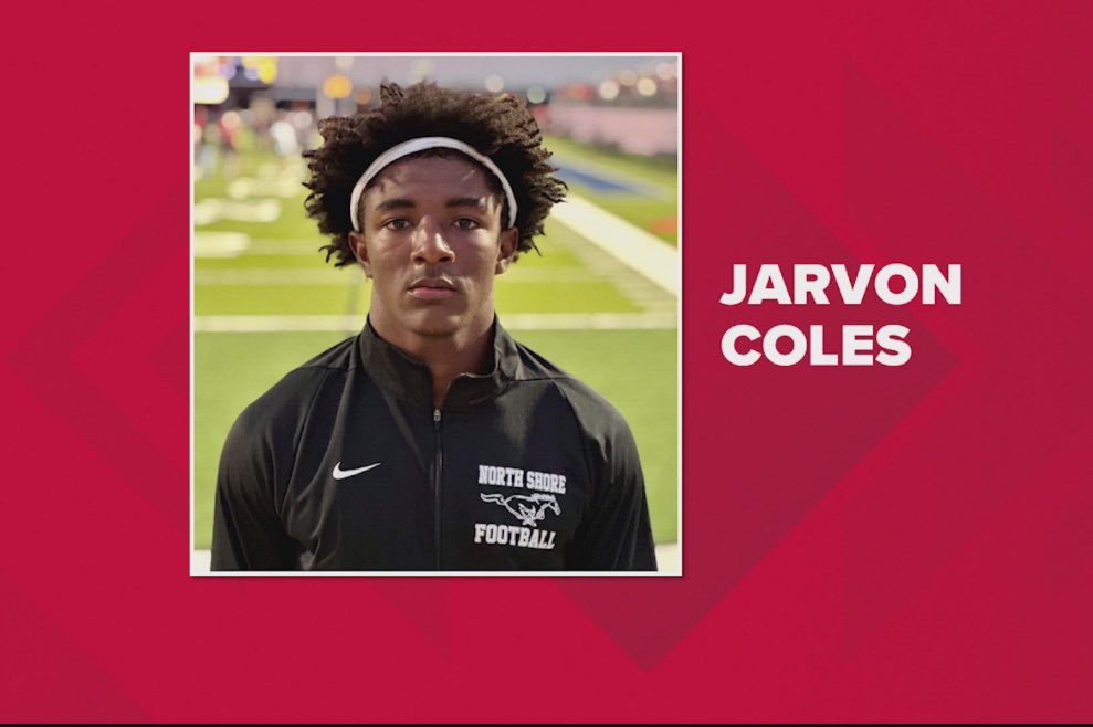 The Harris County Commissioners passed a resolution to honor @NSNationFB Jarvon Coles. We were honored to celebrate his life with his Grandfather, Mr. Coles. #10 will always be missed on and off the field. 🙏#21-6ALove @GalenaParkISD @HumbleISD @HumbleISD_Ath @AHS_Boys_Track