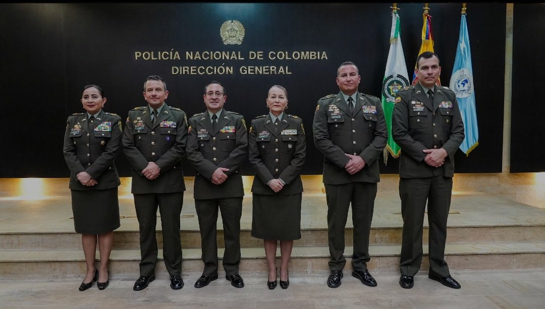 HuilaPolicia's tweet photo. ¡Estamos felices y orgullosos¡ el señor coronel William Javier Lara Avendaño fue seleccionado para adelantar Curso Estratégico de Seguridad Pública #CESEP para aspirar al grado de brigadier general. Un reconocimiento a la vocación de servicio por los opitas y los colombianos. https://t.co/HTmAIB2WOV
