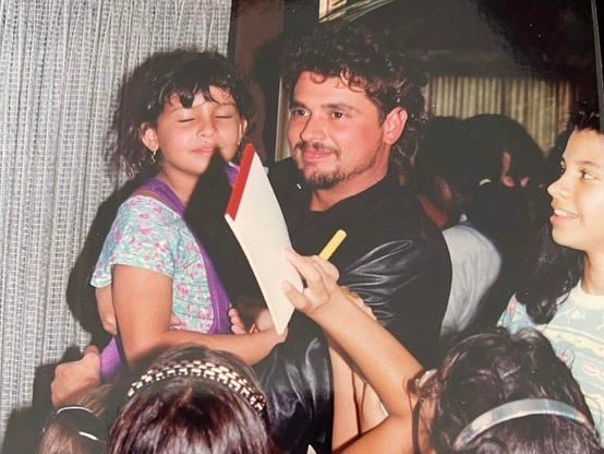 carlosvives's tweet photo. Hace más de 30 años que no voy a Barrancabermeja, una ciudad que nace a orillas del Río Magdalena. Ese río que nos ha contado tantas historias y cantado tantas canciones y que este viernes nos recibe junto a La Provincia para la Fiesta del Sol🙌🏼
Barranca, ya nos volveremos a encontrar qué alegría ❤️🇨🇴
#ElRockDeMiPuebloVive