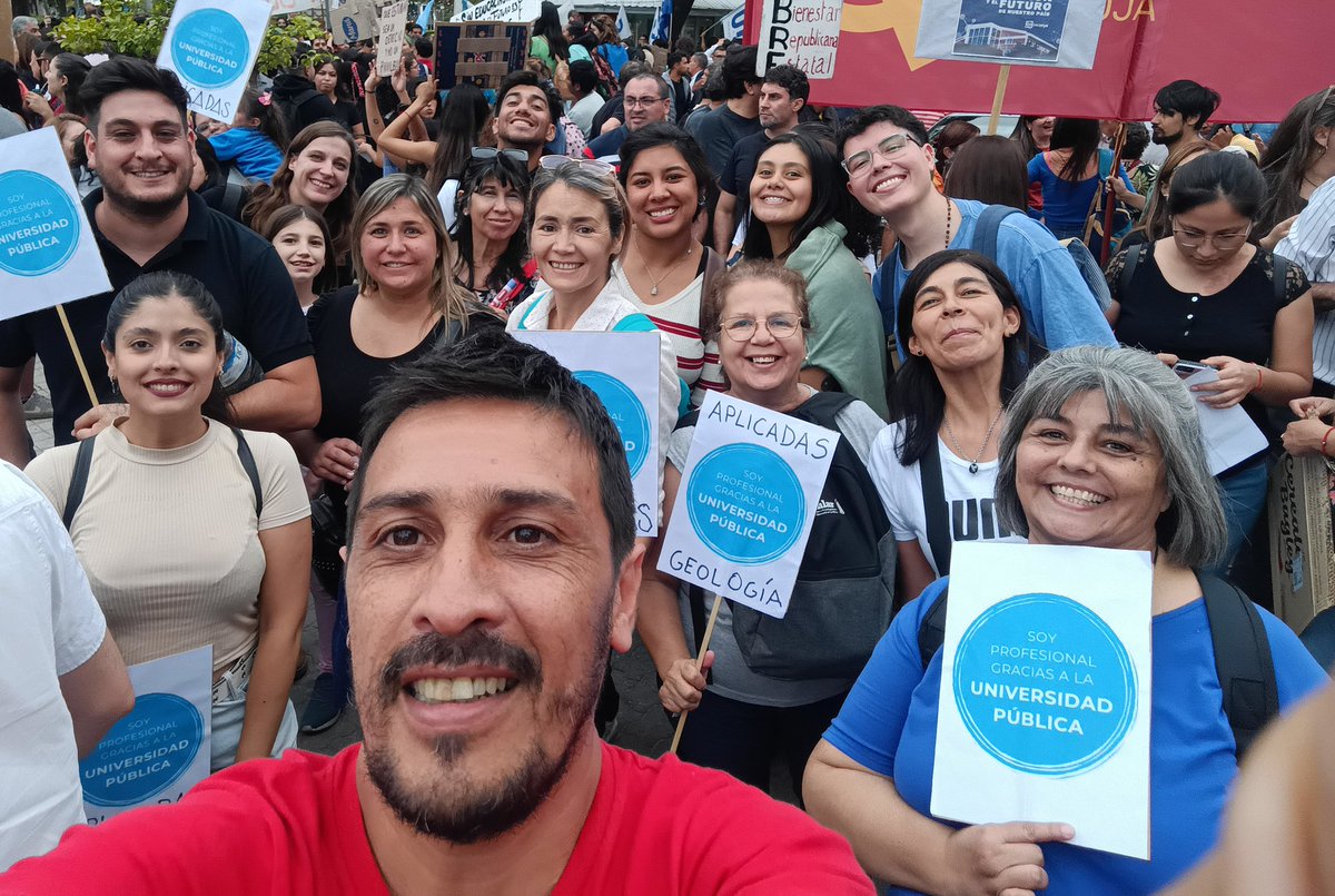 La tranquilidad de defender  lo que hay que defender!
#EducacionPublicaSiempre
#MarchaUniversitaria 
#MarchaFederalUniversitaria