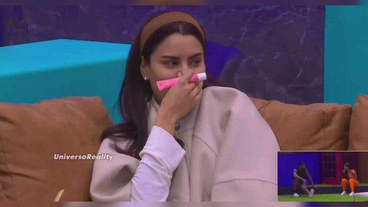 La carta: “Lupillo no sabía que te hiciera tanta falta esta crema, pero a pesar que intente devolvértela 2 veces y me dijiste que NO, aquí la tienes, Ntp ni la utilice, dile a romeh y Mp que los quiero y que los extraño mucho.”

Otra vez ARI QUEEN dejándolo así🤡 #LCDLF4