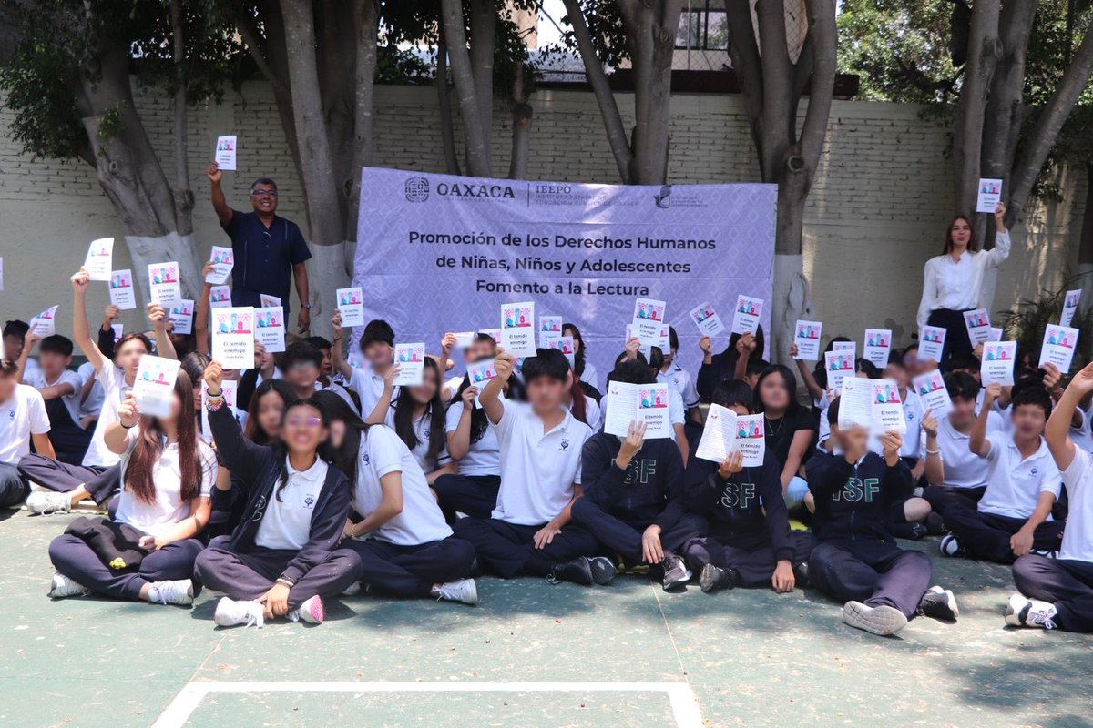 IEEPOGobOax's tweet photo. En el marco del #DíaDelLibro la Dirección para la Atención de los Derechos Humanos del IEEPO organizó la lectura del libro "El Temido Enemigo”, donde participaron alumnas y alumnos del nivel secundaria del Instituto San Felipe. https://t.co/rRwHWgry9F