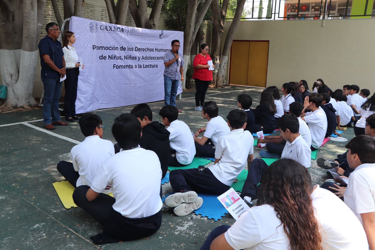 IEEPOGobOax's tweet photo. En el marco del #DíaDelLibro la Dirección para la Atención de los Derechos Humanos del IEEPO organizó la lectura del libro "El Temido Enemigo”, donde participaron alumnas y alumnos del nivel secundaria del Instituto San Felipe. https://t.co/rRwHWgry9F