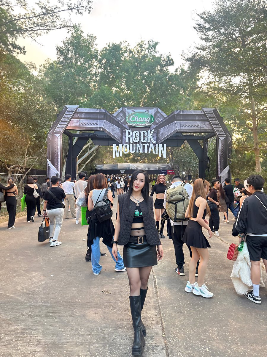 bfern_11's tweet photo. เสาร์นี้เจอกันนะงับ 27 เม.ย 2567

 #RockOnTheBeach 🌊🤘🏻🎼🎹🎺🪈🎷

#ปล่อยบัตร นัดรับรังสิต https://t.co/XSIm2dKD6z