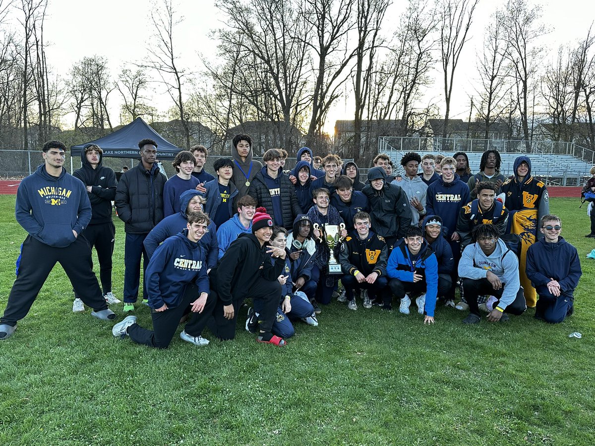 WlcTrack's tweet photo. The STREAK Remains! ⚡️

Lots of amazing performances from our 9th straight City Championship to kickoff championship season! 🏆

https://t.co/dVTrQLG5Ym

-#NineInARow https://t.co/vyB9Eo8xSA