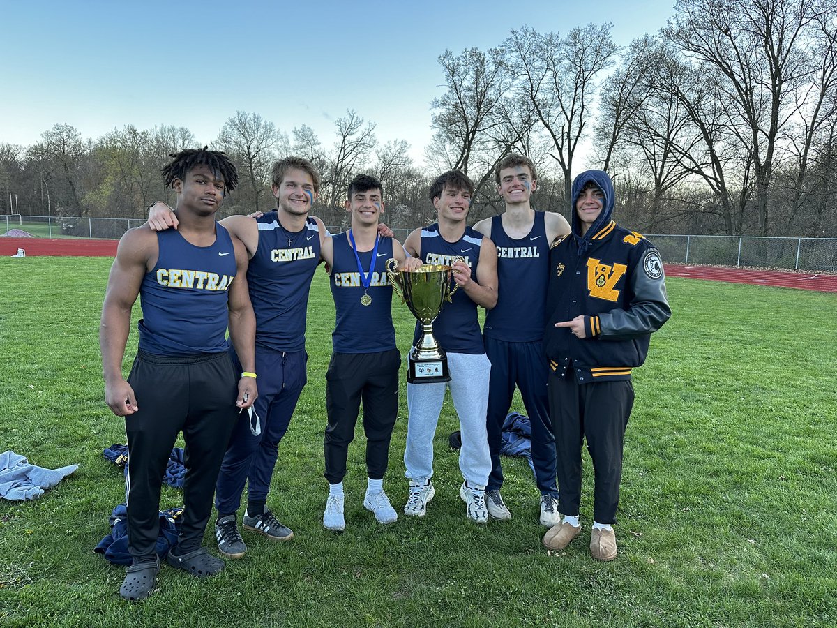 WlcTrack's tweet photo. The STREAK Remains! ⚡️

Lots of amazing performances from our 9th straight City Championship to kickoff championship season! 🏆

https://t.co/dVTrQLG5Ym

-#NineInARow https://t.co/vyB9Eo8xSA