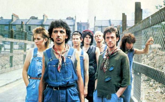 41 years ago today, 'Come On Eileen' by Dexys Midnight Runners went to #1 on the Billboard Hot 100. It also won the group the Best British Single award at the 1983 Brit Awards.