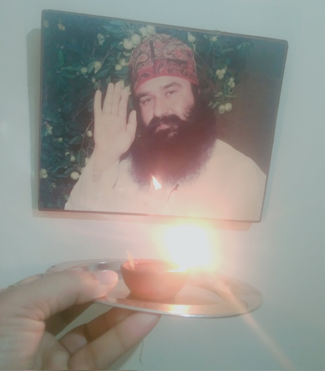 Lighting a 🪔 lamp removes negativity and darkness, hence lighting a lamp is also considered a symbol of good omen. Saint Dr MSG Insan explains that it purifies the air by eliminating bacteria and viruses and brings positive energy to the house.#LightUpDiya 

FLAME