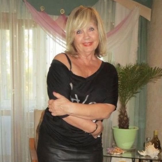 I think I am an open-minded woman who believes in deep love, loyalty and fidelity and that is what I will give to the person who conquers my love and my heart.
#maturewomen #mature #women #over40 #over50 #onlinedating #dating #datingadvice #datingtips #older #olderwomen