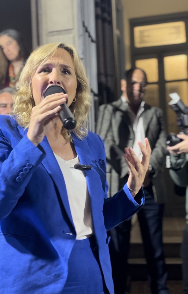 DirDelpino's tweet photo. @lista71 sale a las calles!! 💪🏽Reinauguramos club en Reducto,           📍Av. Millán y Guadalupe y nos acompaño nuestra CANDIDATA @lauraraffo. #HagamosHistoria https://t.co/sCS7zPfMFZ
