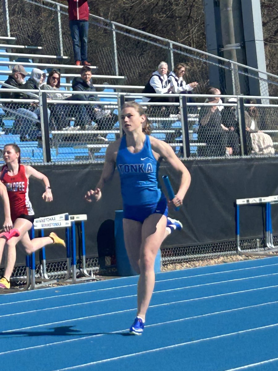 ⚓️🏃‍♀️ Minnetonka Girls Track & Field @minnetonkatf 
🏃‍♀️ Brynn Rusing led the Skippers to 🥇 in the 4x200 Relay