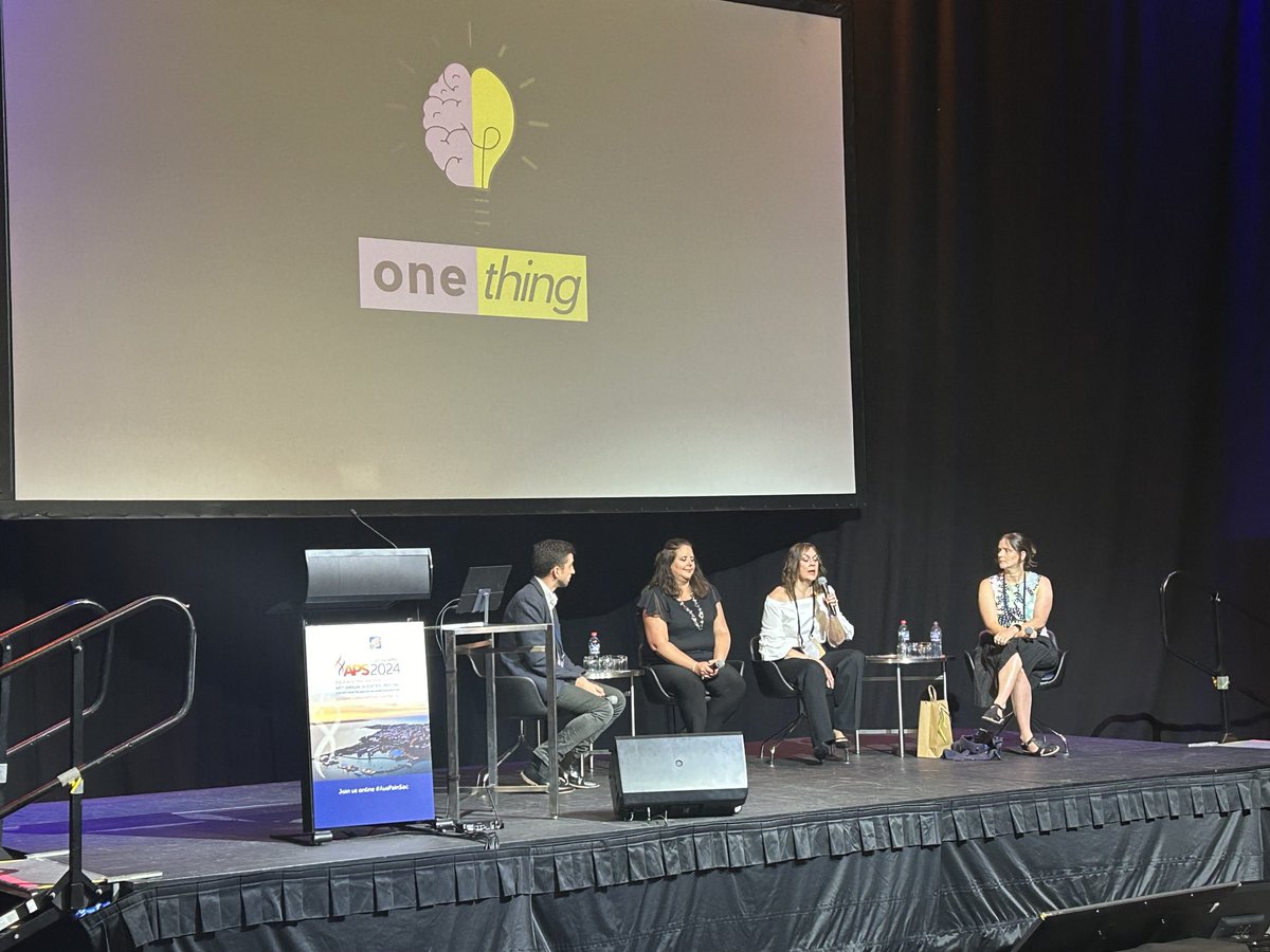 LEANNE RATH tweet media