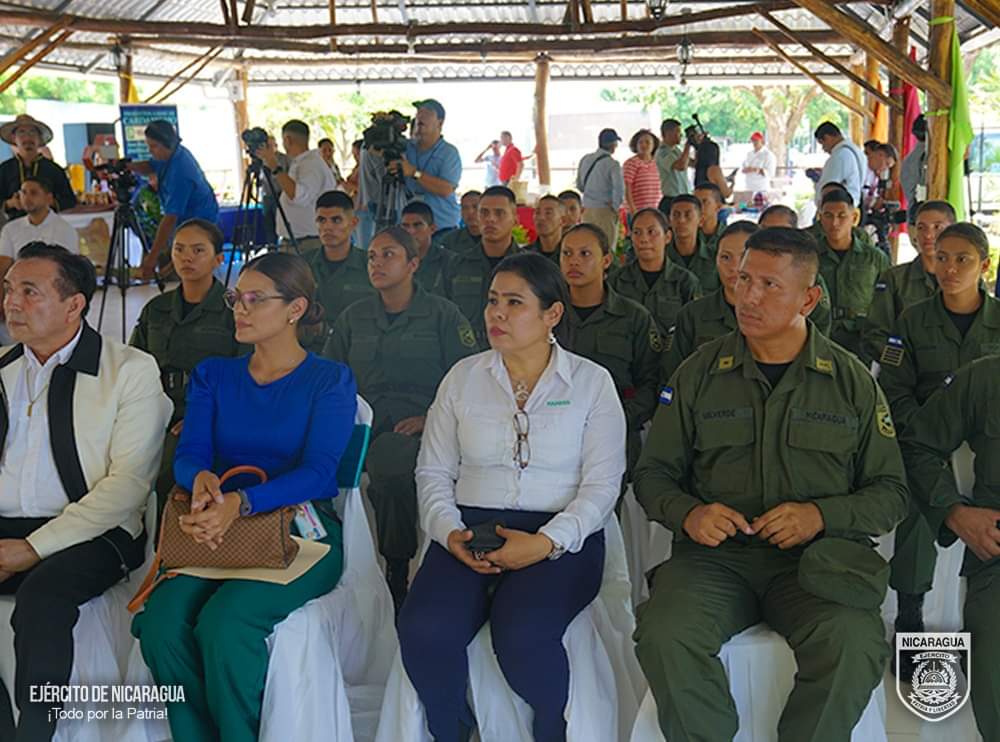 🚨 El Centro Superior de Estudios Militares en coordinación con la Alcaldía de Managua, el MARENA y el Ministerio de Economía Familiar, participaron en el acto en conmemoración del “Día Mundial de la Tierra”. #Nicaragua #SomosVictoriasVerdaderas #SomosPLOMO19