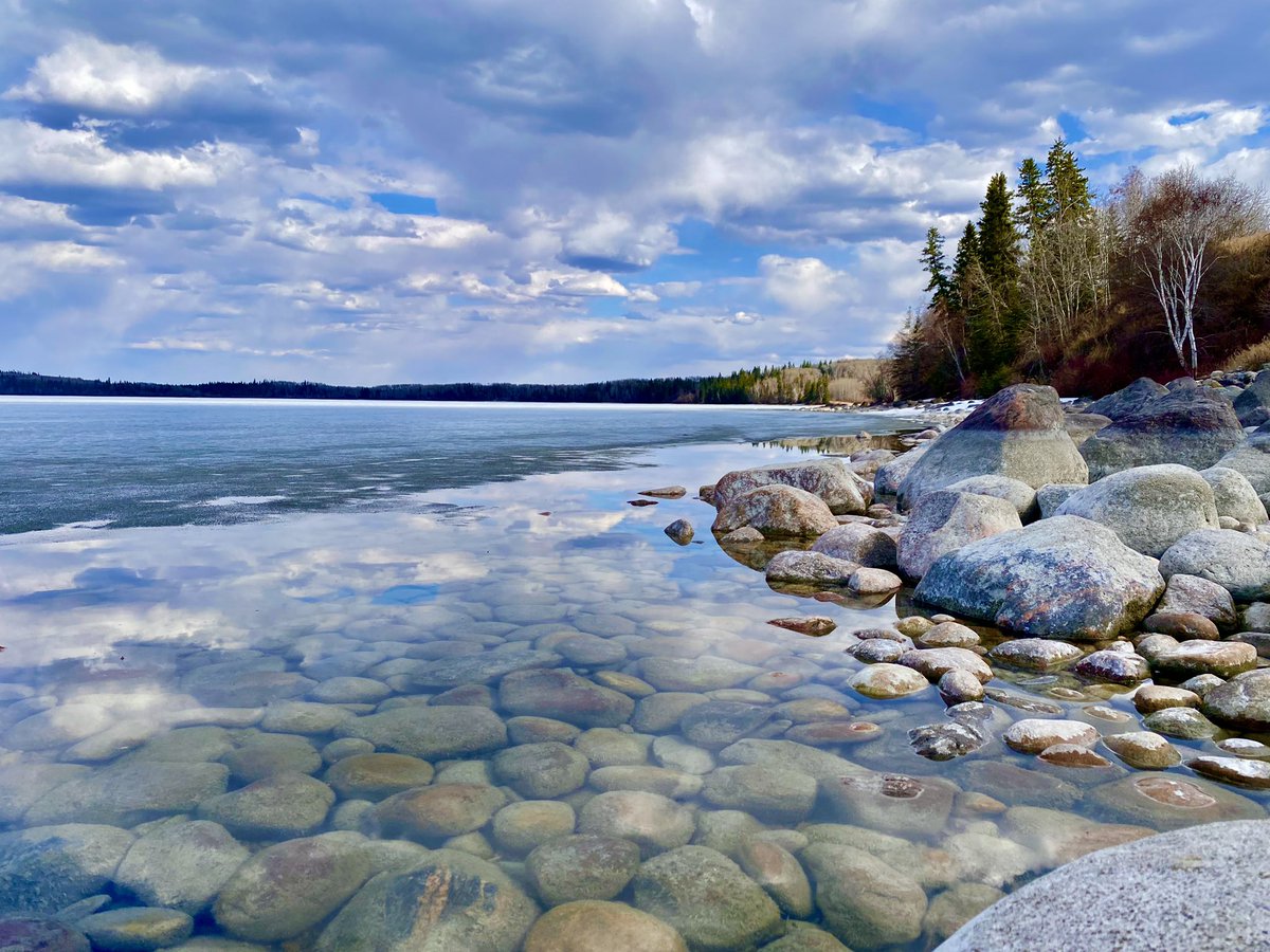 Such a beautiful Spring afternoon! With forest fires lighting up around us, it’s important to take in the pretty views. #Alberta #Lake #Scenery #Nature_Brilliance #Nature_Lovers #Nature_Perfection #Natureza #Outdoors #Reflection