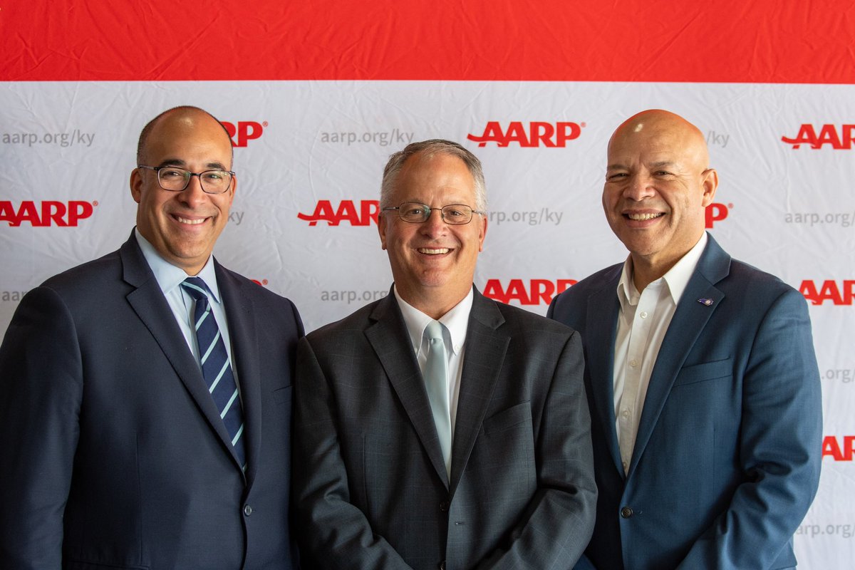 Congratulations 🎉 Jameah Kirby —now an award winning 5th grade essayist from Metcalfe Co. Elementary🥳 

Today, we celebrated her essay about the bond she shares with her great-grandmother Carolyn Kirby. 

Jameah’s essay was selected from thousands of entries across Kentucky👏