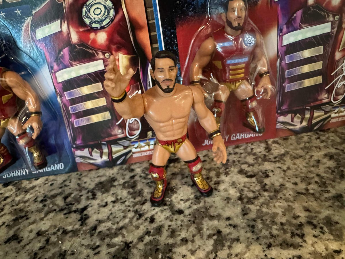 Did you order the @JohnnyGargano Heels and Faces figure from @TheZombieSailor?

What packaging variant did you get?

What are your thoughts on the figure itself?

Here’s a closer look @TheMattCardona’s.

#ScratchThatFigureItch