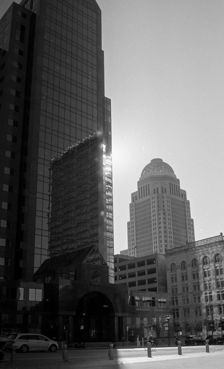 Louisville - Downtown Louisville with a Nikon F4 and @Fomapan 400 developed with Kodak D-76 1+1 for 10.5 minutes #streetphotography #filmphotography