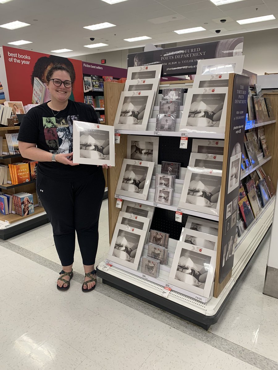 ItsMeHiTheProb's tweet photo. Made it to Target today!!! FINALLY!! #TTPDTargetRun https://t.co/sLbptOhFZa