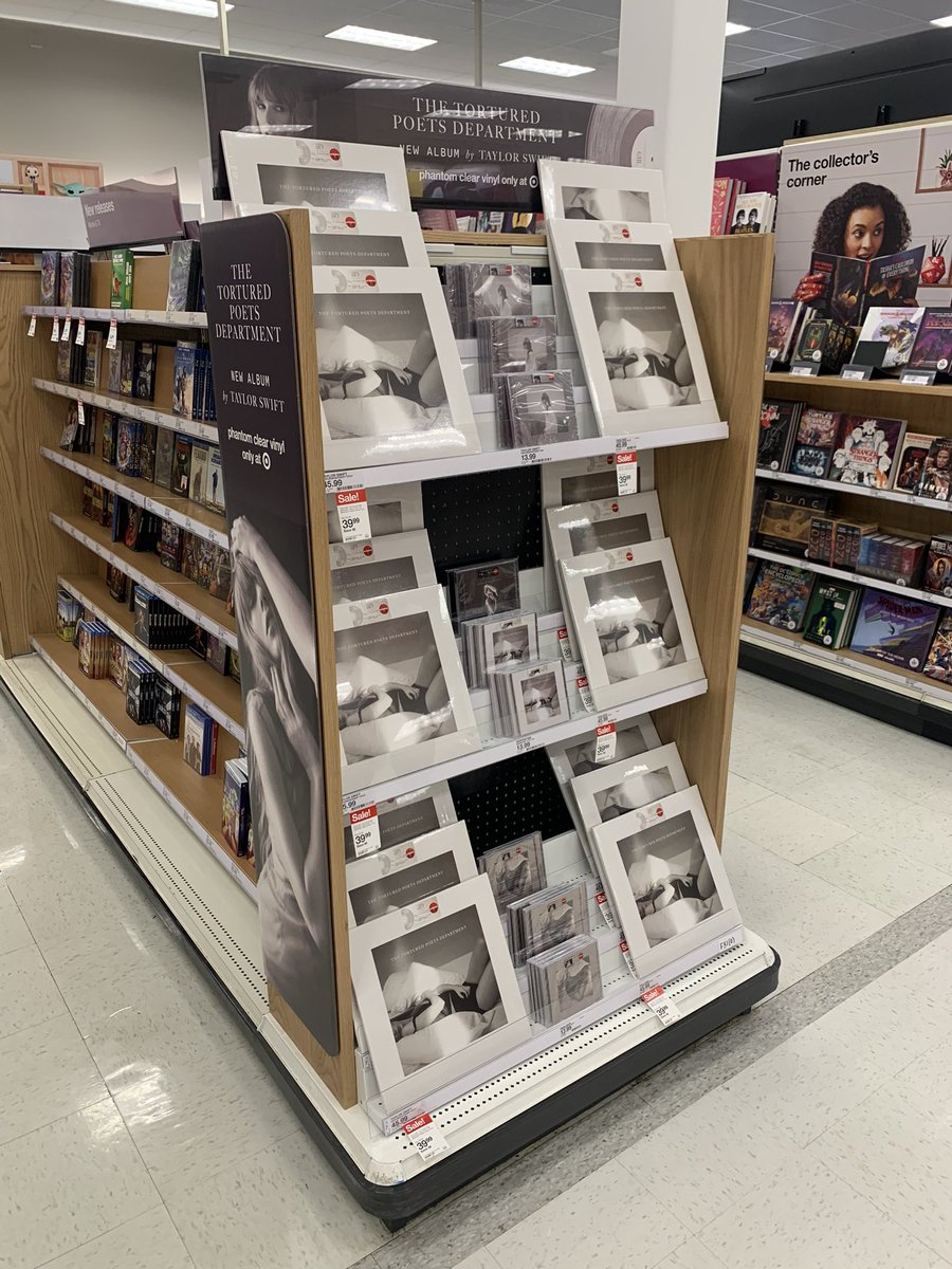 ItsMeHiTheProb's tweet photo. Made it to Target today!!! FINALLY!! #TTPDTargetRun https://t.co/sLbptOhFZa