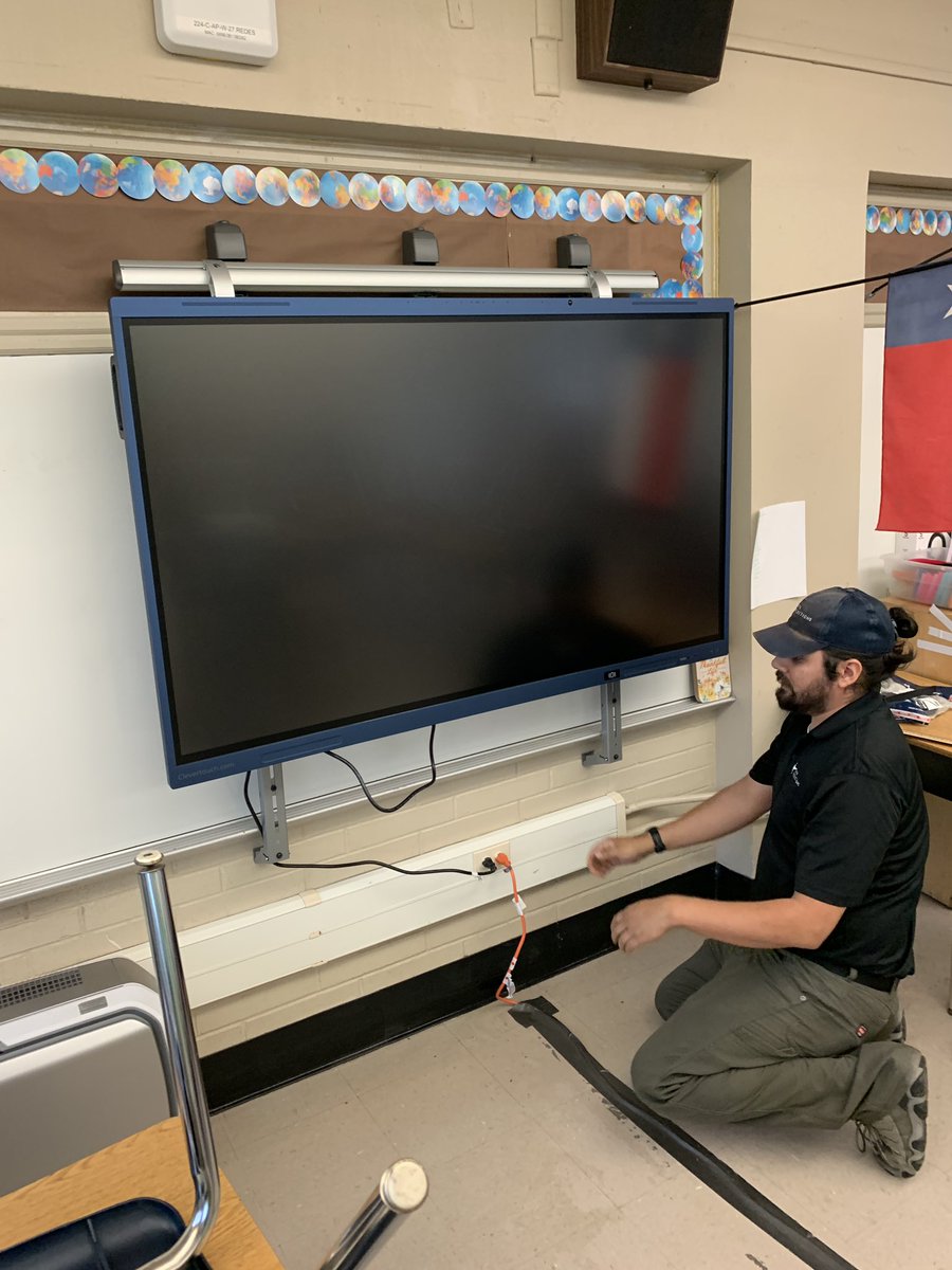 While the students are getting a good night’s sleep in preparation for the STAAR test, Data Projections has been busy up at the school this evening, installing new Clevertouch boards in the Grades 3-5 classrooms and conference room.
@REDSTEM_Magnet 
#TeamRedSTEM
@HoustonISD