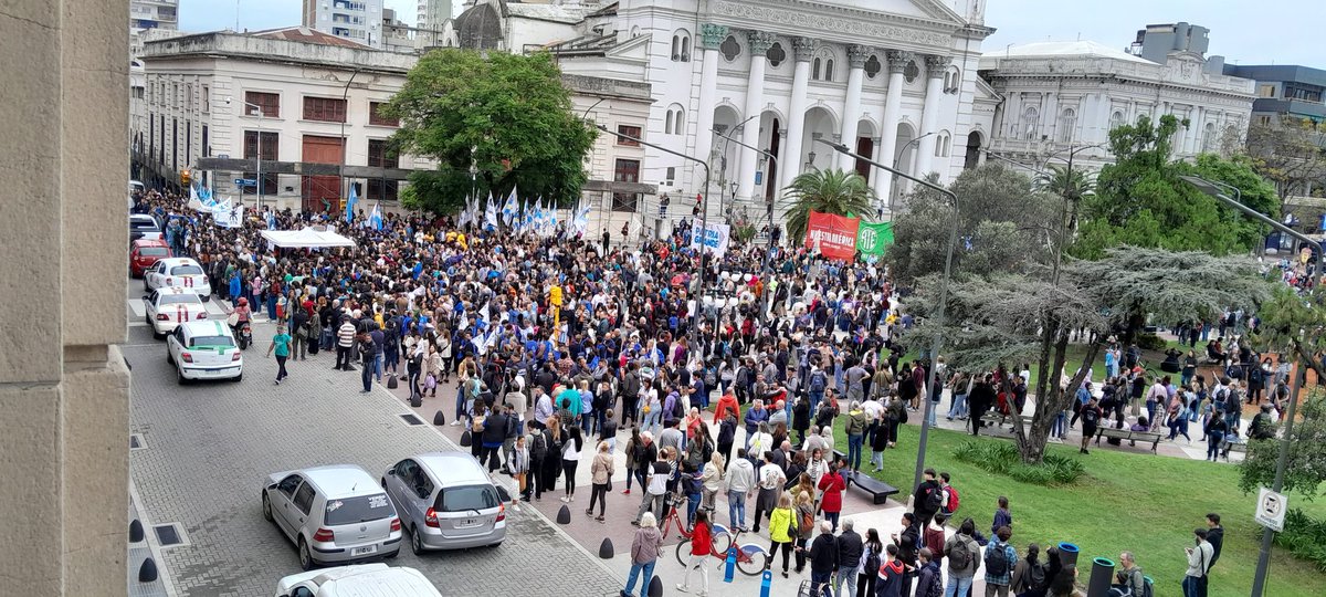 anabelbarreto7's tweet photo. #UniversidadPublicaSiempre #MarchaFederalUniversitaria #23ATodosALasCalles https://t.co/guLS6oAR5U