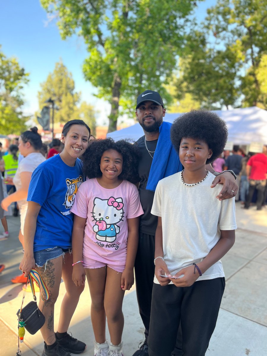 Great night out with our community at McLane’s Open House Literacy Night and Resource Fair. Thanks for all the yummy food and awesome performances ❤️🖤