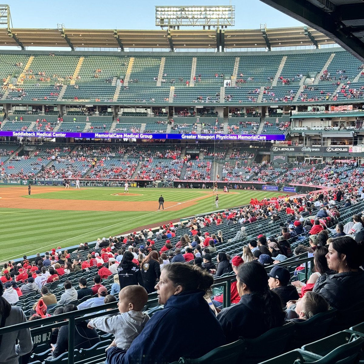 jcyant32's tweet photo. @AngelsRadioKLAA I’m listening all the way from Section 204!!! #AngelsRadioSocial https://t.co/qysy7em9Rs