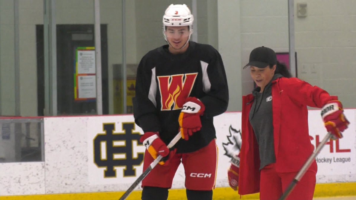 Many of the Calgary Flames' top prospects are on the ice here at home, including 19-year-old defenceman Hunter Brzustewicz. @CTVGCampbell has more. #yyc #calgary calgary.ctvnews.ca/video/c2909820…