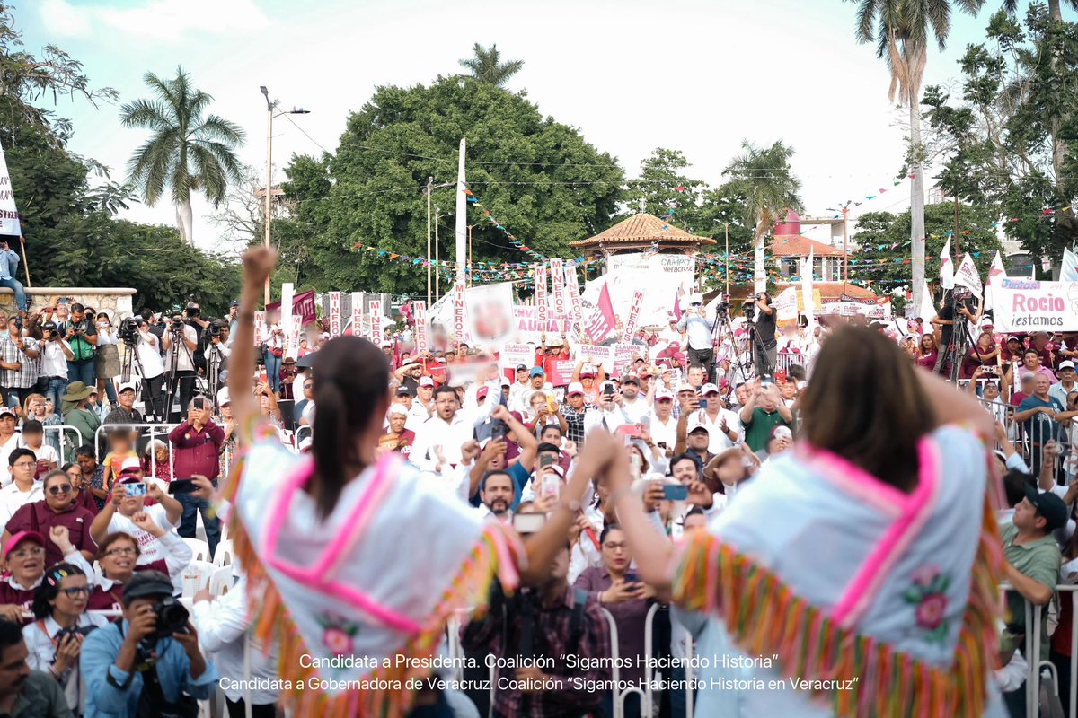 Claudiashein's tweet photo. Rocío Nahle es una mujer honrada, comprometida, trabajadora, capaz y con mucho amor por Veracruz y por México. Por más que le quieran construir fake news, ella va a ganar Veracruz porque dignamente representa la 4T. Vamos a apoyar al norte de este maravilloso estado. https://t.co/MNFZ7AAdZ0