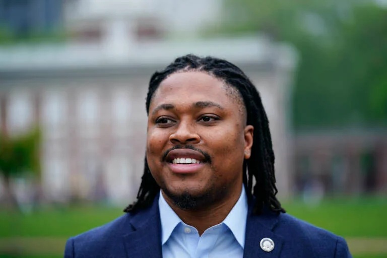 Malcolm Kenyatta, the incumbent state Rep. in Philadelphia and the first openly LGBTQ person of color in the state legislature, has won the Democratic nomination for auditor general. Follow along for live coverage → bit.ly/3JzB2E2