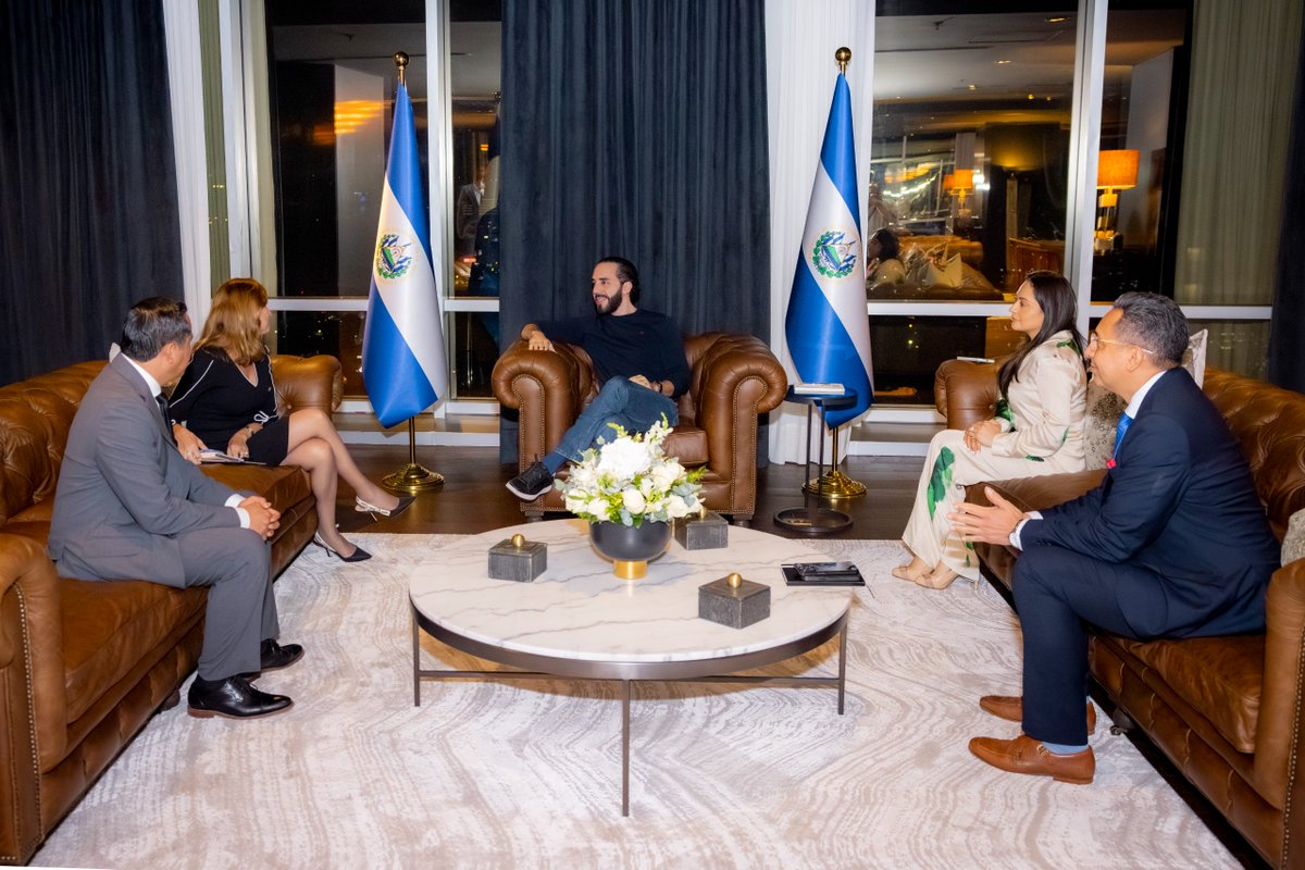 #EN6 | El presidente de la República, Nayib Bukele, se reunió con la Presidente Ejecutiva, Gisela Sánchez, y el Director por El Salvador ante el BCIE, Alejandro Zelaya. Esto, con el objetivo de fortalecer los vínculos históricos entre el banco y el socio fundador.