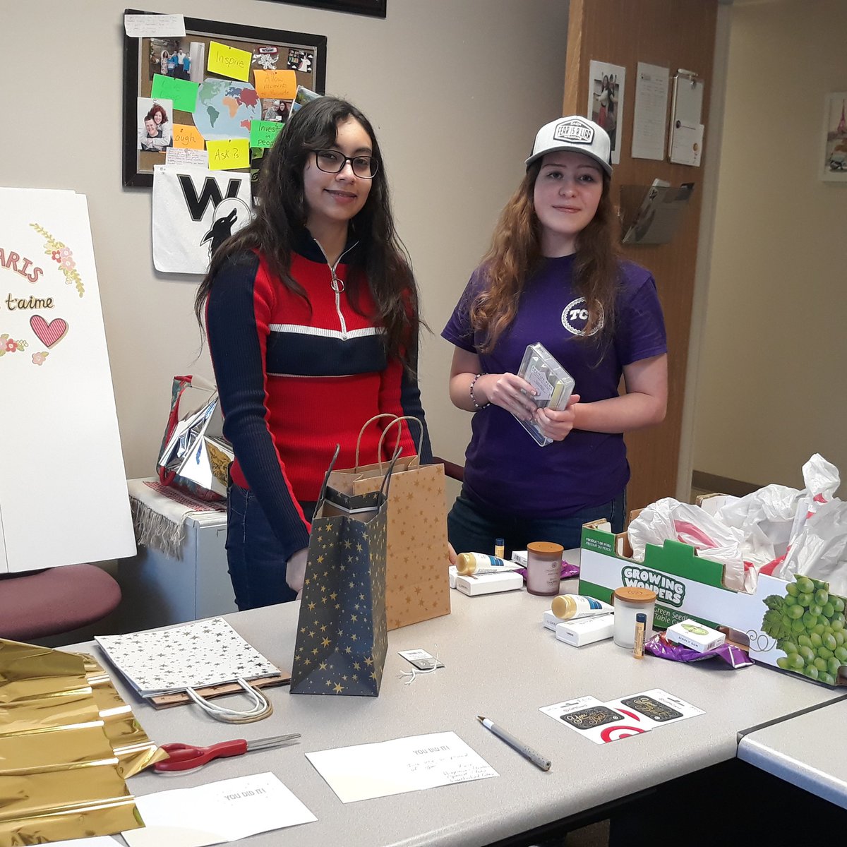 LauraCu07978886's tweet photo. Our Hispanos Unidos (Spanish Club) service project is to help celebrate the graduation for a local ESL class. Today our officers put together gift bags. I'm so proud of these kids. https://t.co/jHaX2wIqXA
