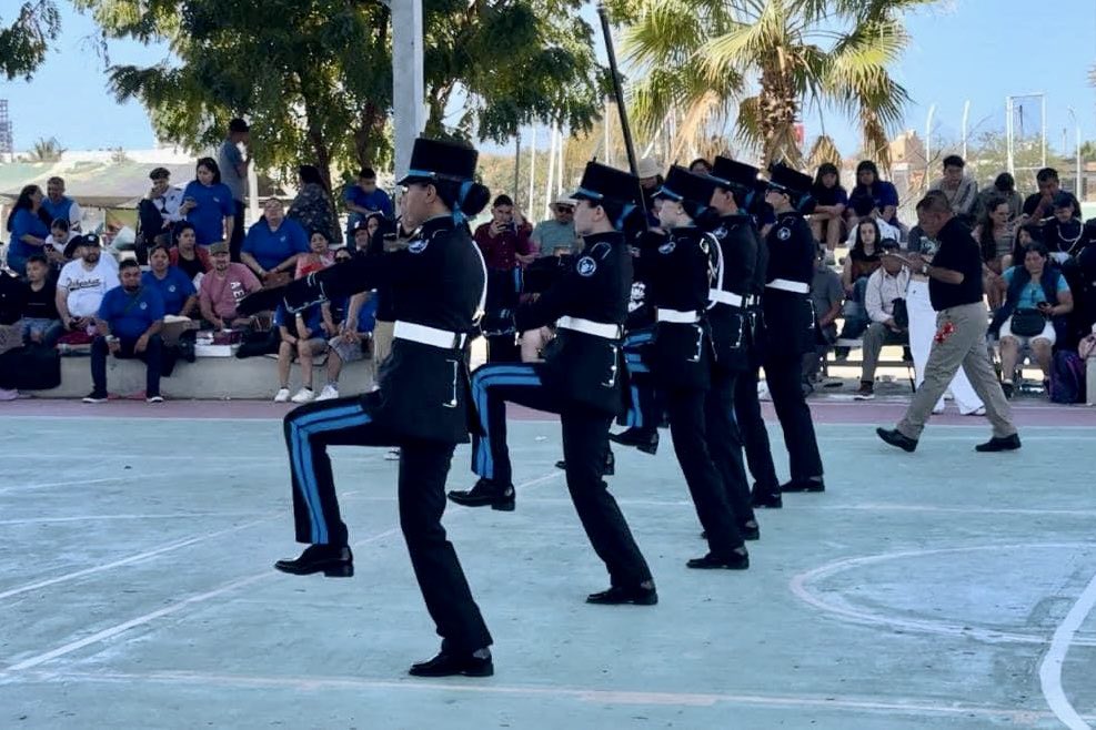 Le envío un gran reconocimiento a las y los jóvenes de la Banda de Guerra y Escolta de la Escuela Secundaria Estatal 33 por obtener un 4to lugar en el Encuentro Nacional “Perla del Pacífico” en Mazatlán, Sinaloa. ¡Enhorabuena!