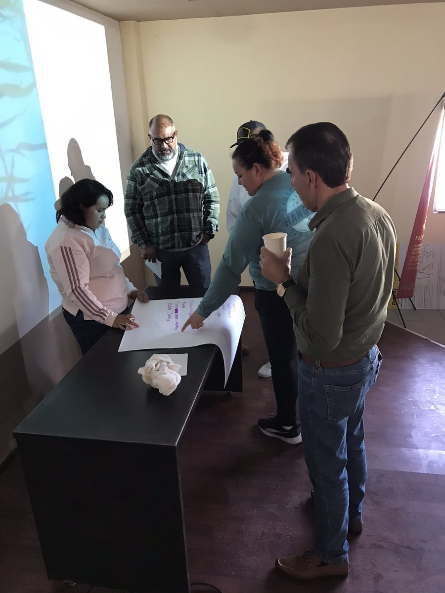 MasKelp_NGO's tweet photo. Estamos en el 2do taller con las cooperativas pesqueras de Baja California y Baja California Sur, aprendiendo de #CambioClimatico y #RefugiosPesqueros con parte de @LenfestOcean https://t.co/yfBAJyPEhZ