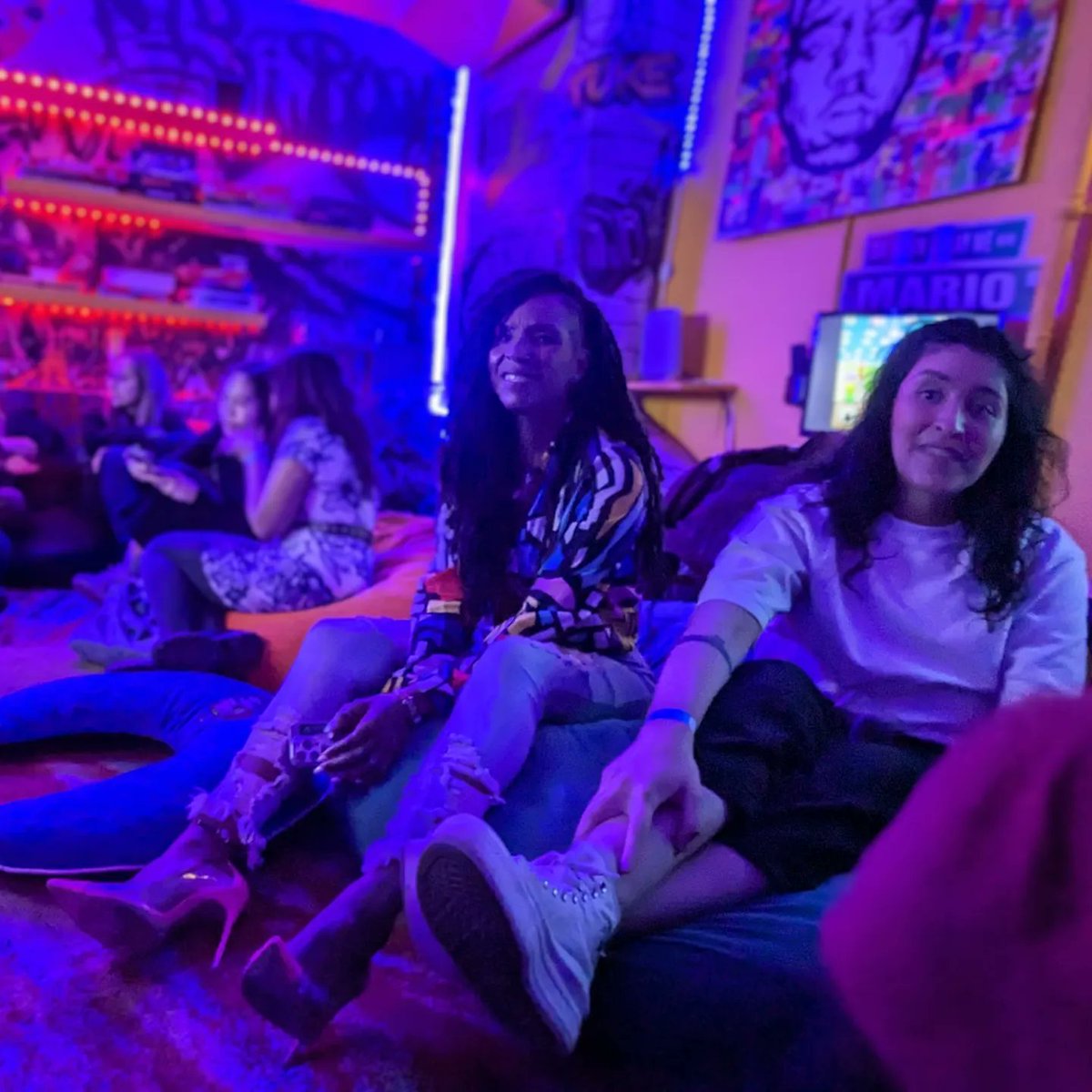 Yiyi 💗💜💙 tweet media